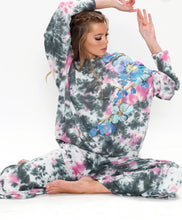 Load image into Gallery viewer, Love Sweatshirt Gray