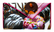 Load image into Gallery viewer, Donut Clutch
